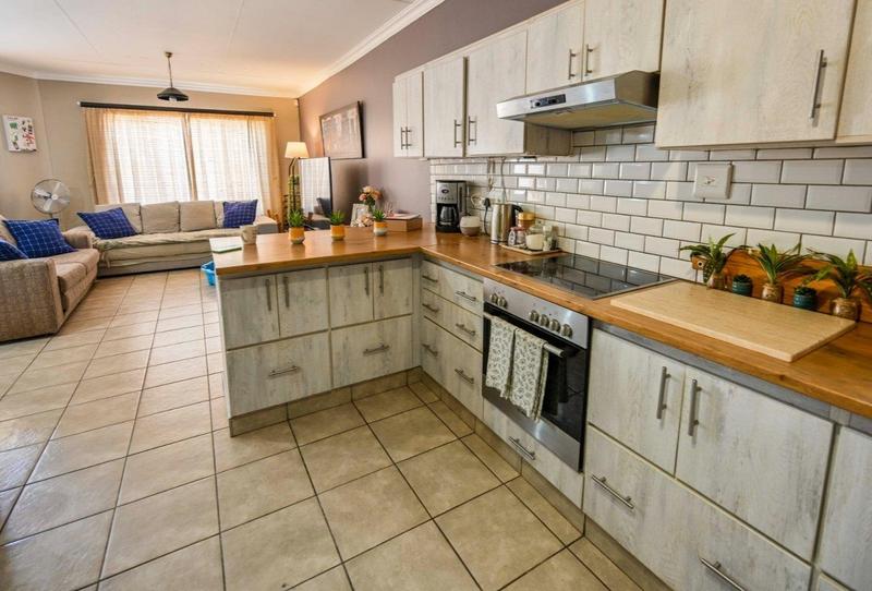 2 Bedroom Property for Sale in Langenhovenpark Free State